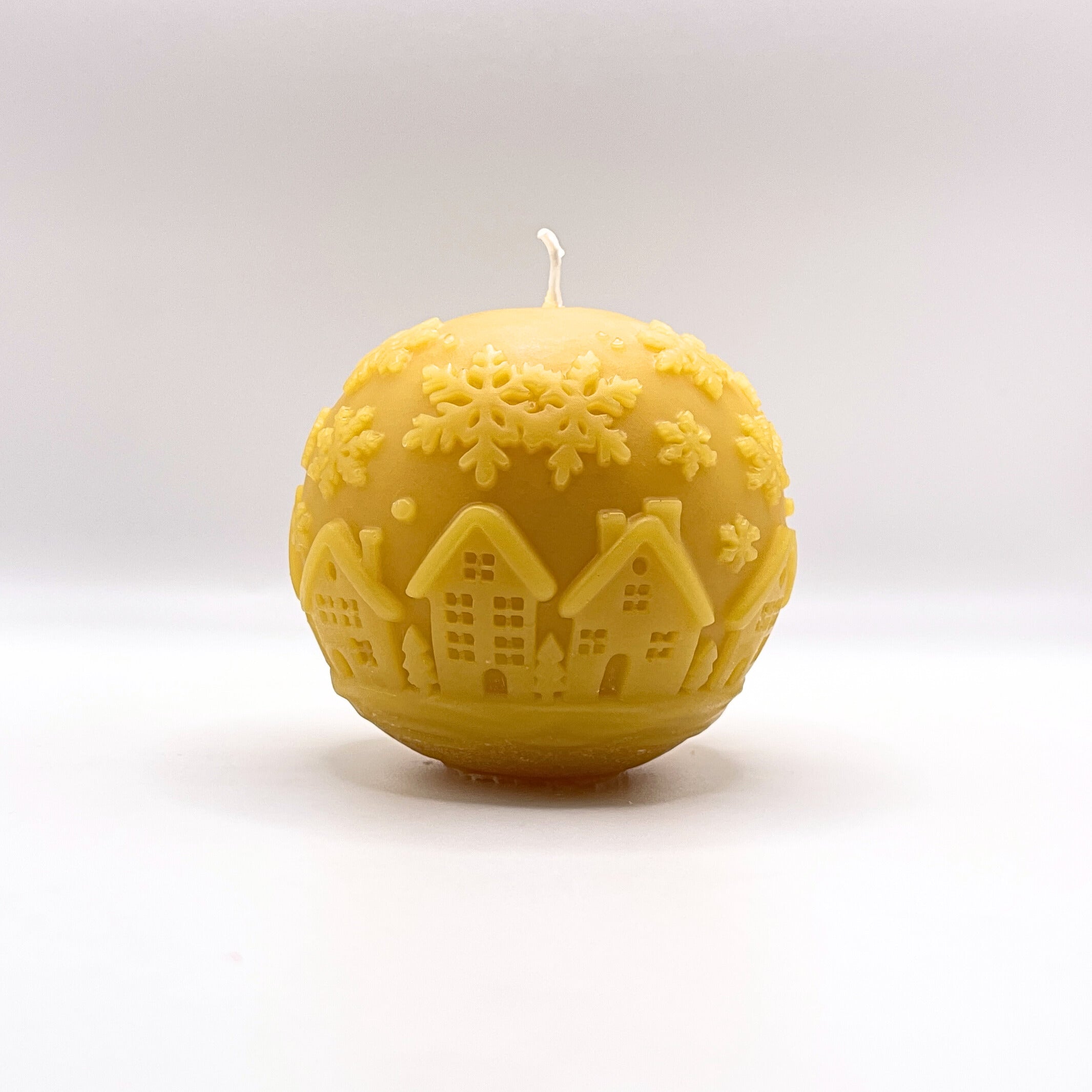 Handgegossene Bio-Bienenwachskerzen aus eigener Imkerei Motiv Weihnachten